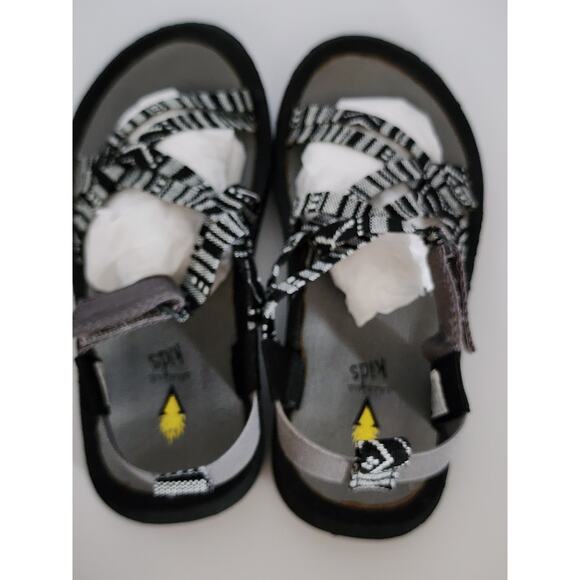 Volatile Kids Size 12 Black Kiwis Strappy Adjustable Sandals Outdoor - Picture 9 of 10